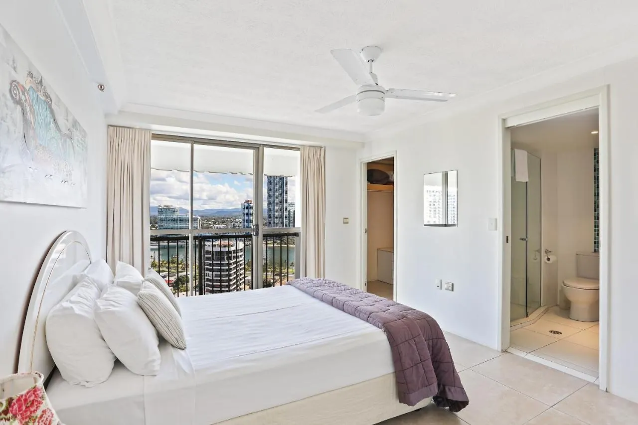 **** Aparthotel De Ville Apartments Gold Coast Australia