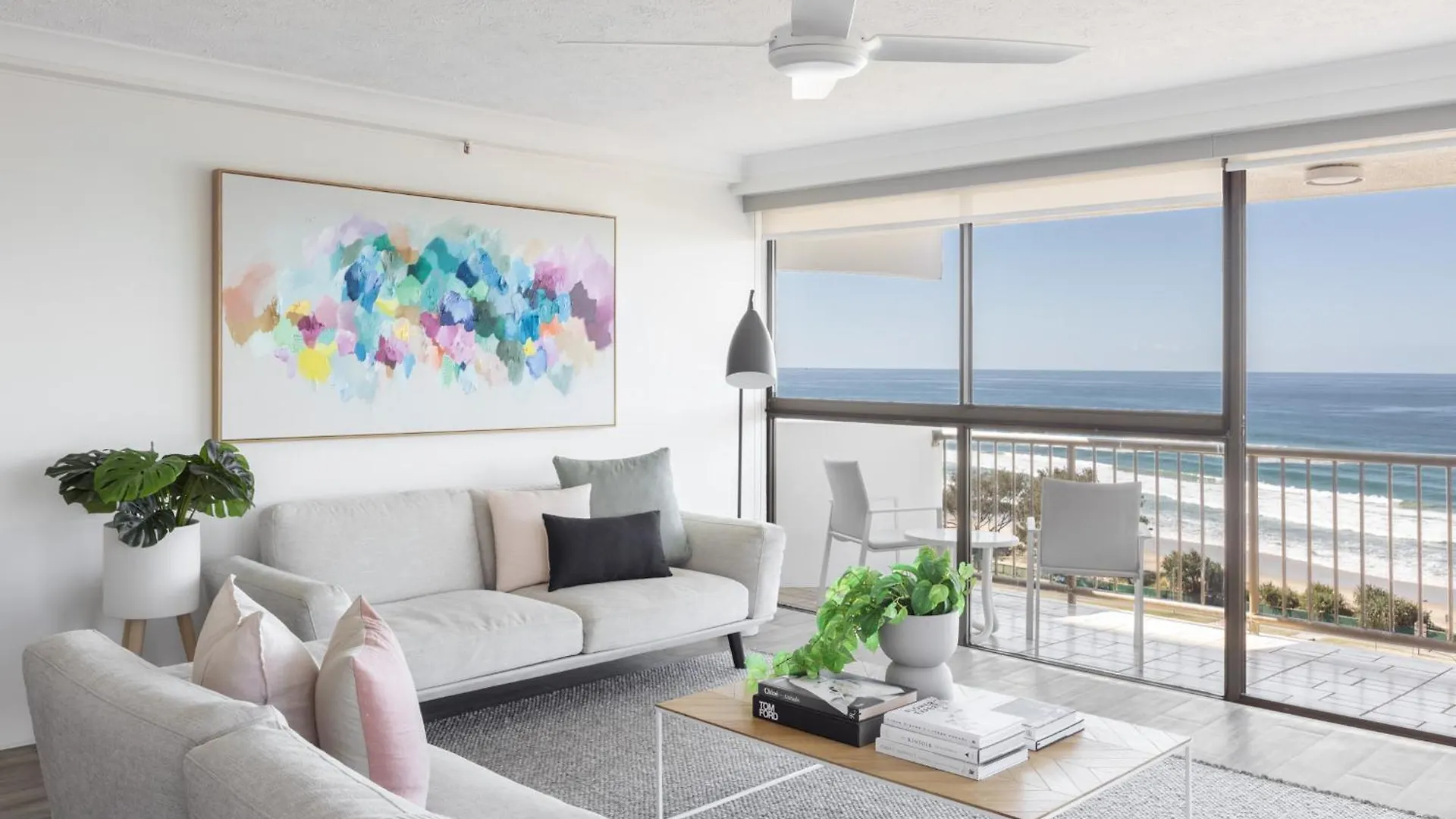 De Ville Apartments Gold Coast Aparthotel